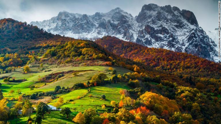 欧州山岳地帯最大の「穴場」の１つ、スペインのピコス・デ・エウロパ/VW Pics/Universal Images Group/UIG/Getty Images