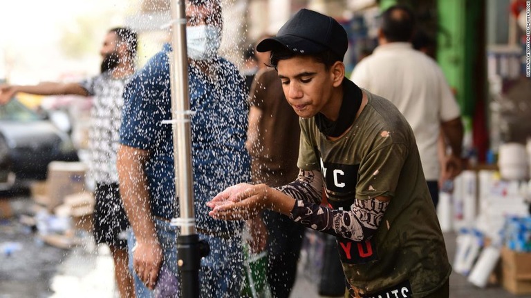 イラク首都のバグダッドをはじめ、中東各地が５０度を超える猛暑に見舞われている/MURTAJA LATEEF/EPA-EFE/Shutterstock