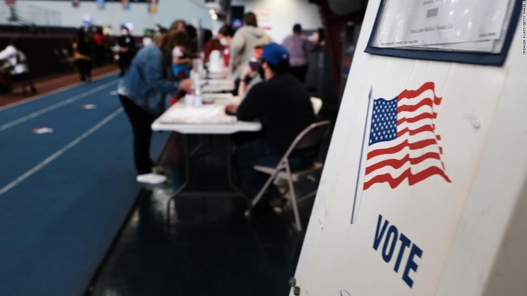 ニューヨーク市ブルックリンに設置された期日前投票の会場＝２０２１年１０月２５日/Spencer Platt/Getty Images