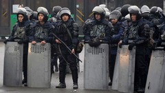 カザフ大統領、デモ対応で「警告なしの殺害」指示　通りには遺体