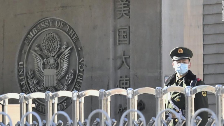 北京にある米国大使館＝２０２０年１２月４日撮影/Kyodo News/Getty Images