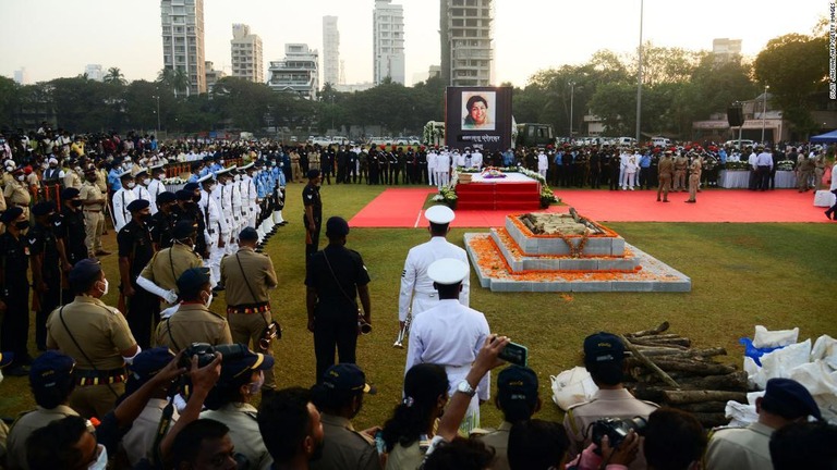 マンゲーシュカルさんの死去を受けて、６日には国葬が営まれた/Sujit Jaiswal/AFP/Getty Images