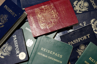 パスポートランキング最新版で日本が首位から３位に後退