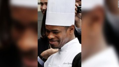 米ホワイトハウスの元副料理長、パドルボード乗りで死亡　オバマ氏が追悼
