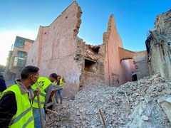 モロッコ地震、死者が１０３７人に増加