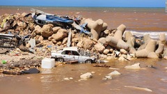 リビア洪水、東部デルナの死者１万１３００人に　国連報告