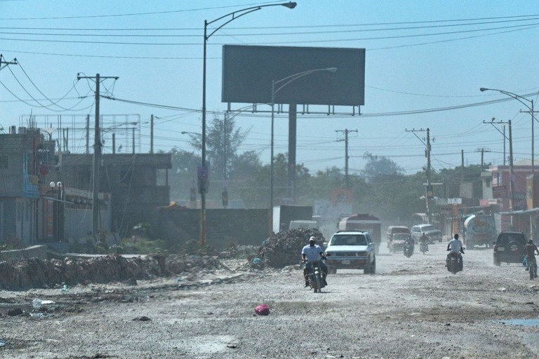 ハイチの首都ポルトープランスの道路/Evelio Contreras/CNN via CNN Newsource