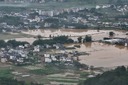 中国南部で大規模な洪水　集落や農地が浸水被害、行方不明者多数