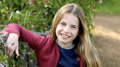 英シャーロット王女、９歳に　キャサリン妃撮影の写真公開