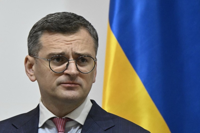ウクライナのクレバ外相＝１５日、ウクライナ・キーウ/Genya Savilov/AFP/Getty Images