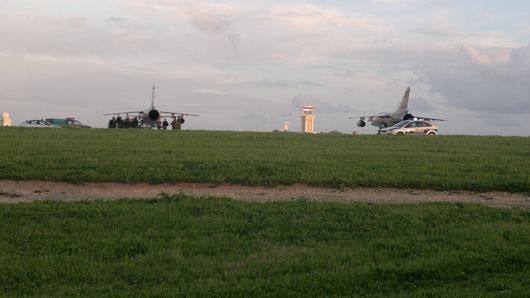 リビア空軍のパイロット２人がマルタに亡命＝２１日(C)Maltastar.com