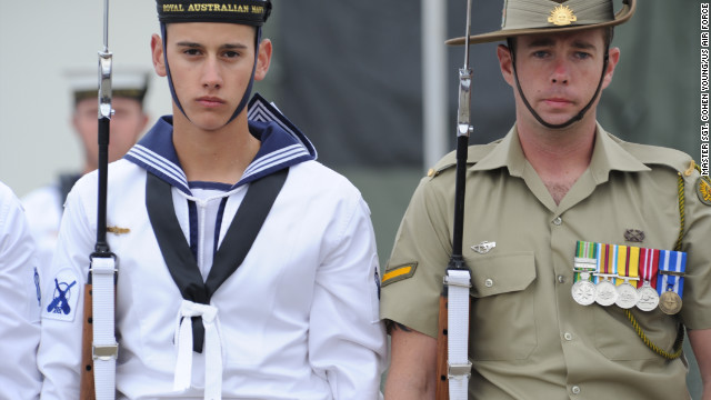 オーストラリア海軍軍服(タスマニアのサラマンカマーケットで購入)着丈