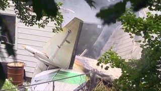 米東部コネティカット州で小型機が住宅地に墜落