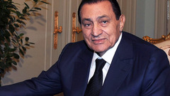 ムバラク元大統領が出廷、再審理進む　エジプト