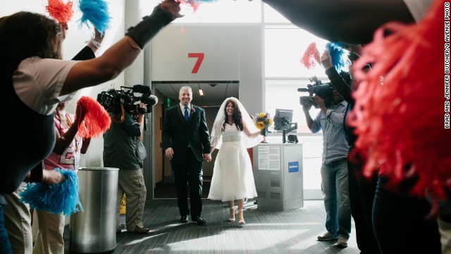 サウスウェスト航空はナッシュビルからダラスへの直行便運航開始を結婚式の演出を通じてアピールした＝Q Avenue Photo/サウスウェスト航空提供