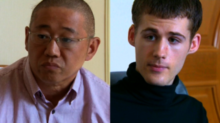 ペ・ジュンホ氏（左）、マシュー・トッド・ミラー氏が北朝鮮から米国に帰国へ