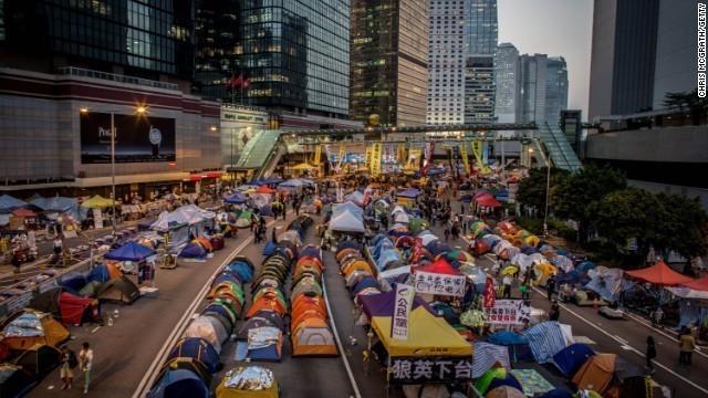 昨年の香港デモには多くの若者が参加した＝昨年１１月、金鐘地区