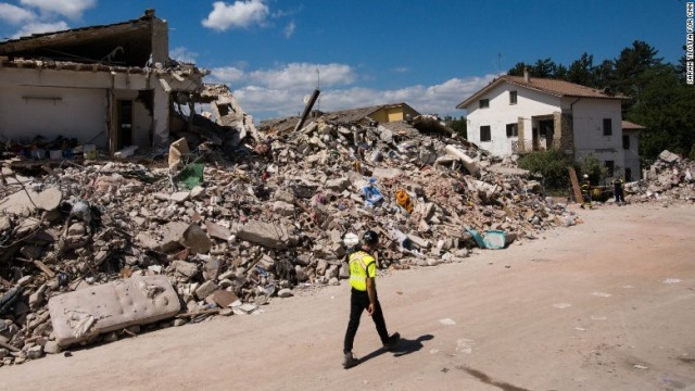 イタリアでは８月にも地震が発生して多数の死者が出ていた