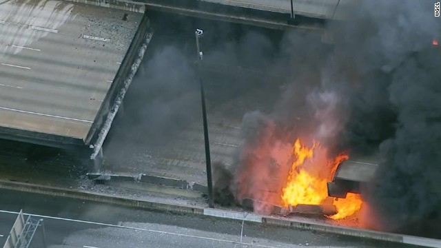 米アトランタの州間高速道路付近で大規模な火災が発生し、道路の一部が崩落した