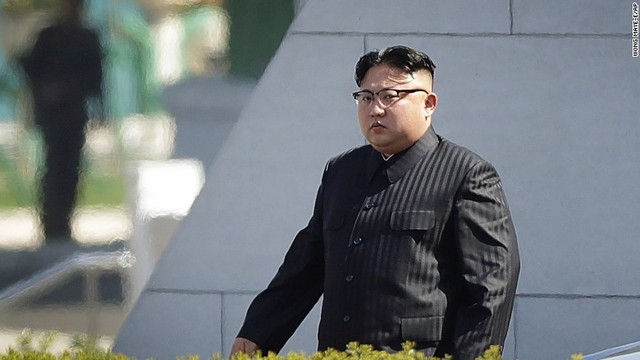 式典に参加した金正恩朝鮮労働党委員長