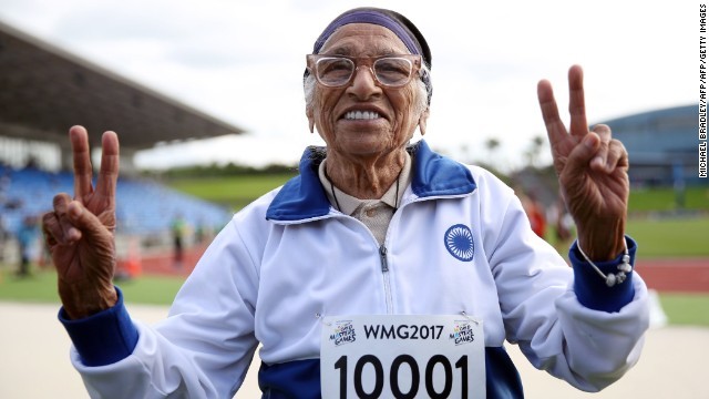 １０１歳で国際大会の１００メートル走に出場し金メダルを獲得したマン・カウア―さん