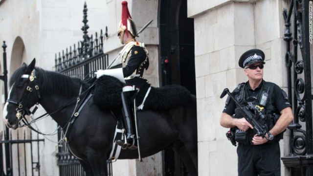 英国はテロ警戒レベルを最高レベルに引き上げた