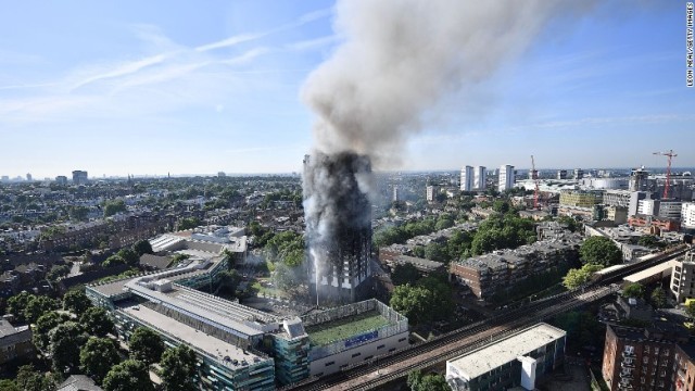 ロンドンの高層マンション火災では死者の増加が予想される