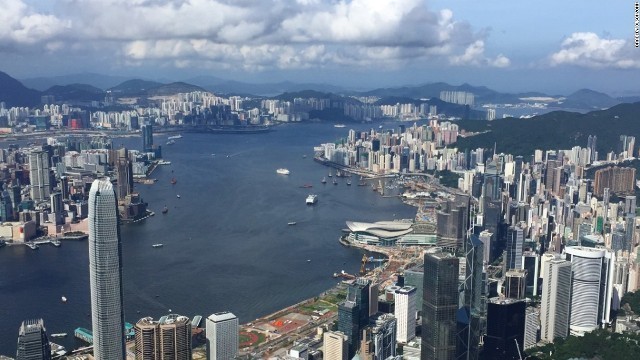 香港の街中にイノシシが出現し、捕物が繰り広げられた