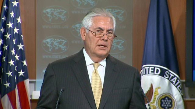 会見で北朝鮮に向けて対話を呼びかけるティラーソン米国務長官