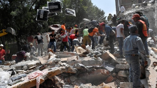 メキシコ中部で大規模な地震が発生し１００人を超える死者が出ている