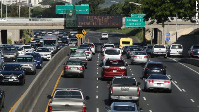 ミサイル接近の誤報で高速道路にも混乱が生じた