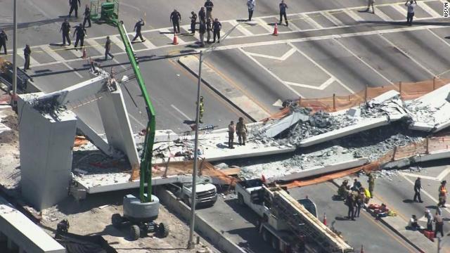 Cnn Co Jp 歩道橋が崩落 ４人死亡 車８台下敷きに フロリダ
