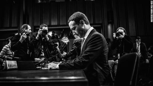 ＦＢのザッカーバーグＣＥＯが１０日、米上院商務・司法委員会の合同公聴会で証言に立った