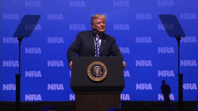 ＮＲＡのイベントで演説するトランプ大統領＝４日、テキサス州ダラス