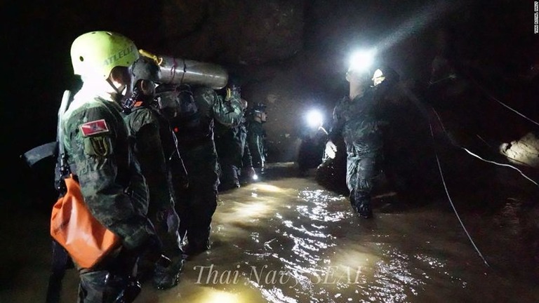 洞窟に閉じ込められていた１３人全員が救出された