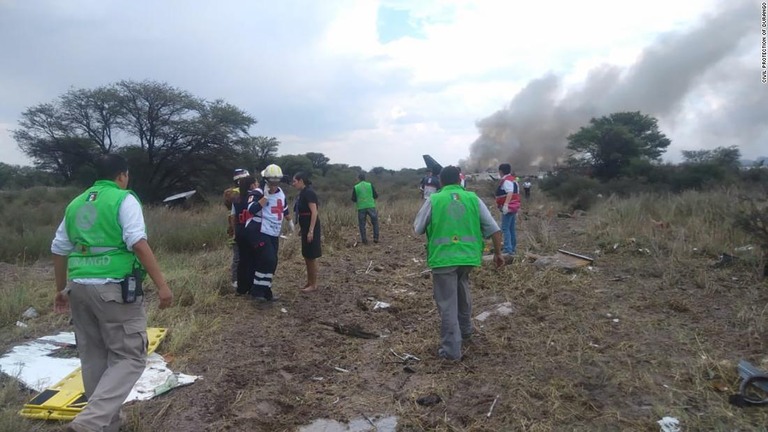 メキシコのドゥランゴ州の空港付近で旅客機事故が起きた/Civil Protection of Durango