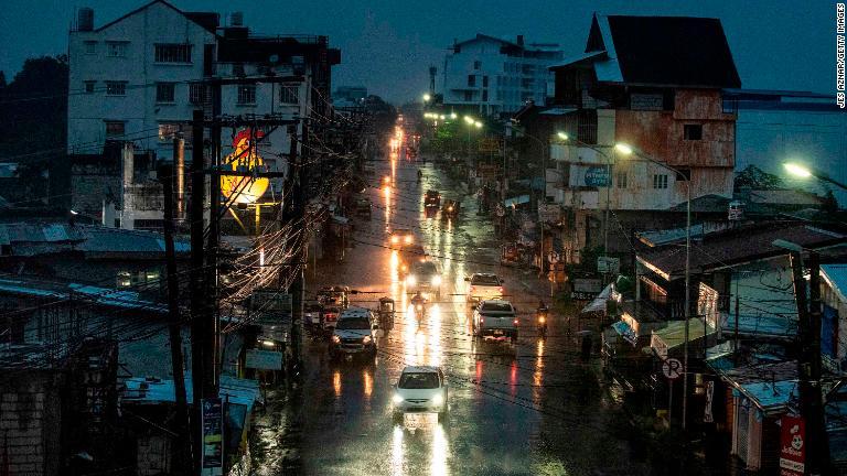 大雨に見舞われたフィリピン・トゥゲガラオ＝１４日/Jes Aznar/Getty Images