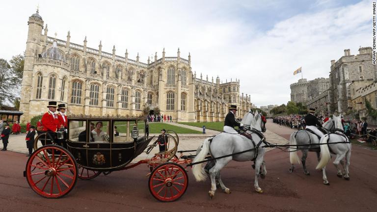 式場は英ロンドン郊外のウィンザー城/ADRIAN DENNIS/AFP/Getty Images