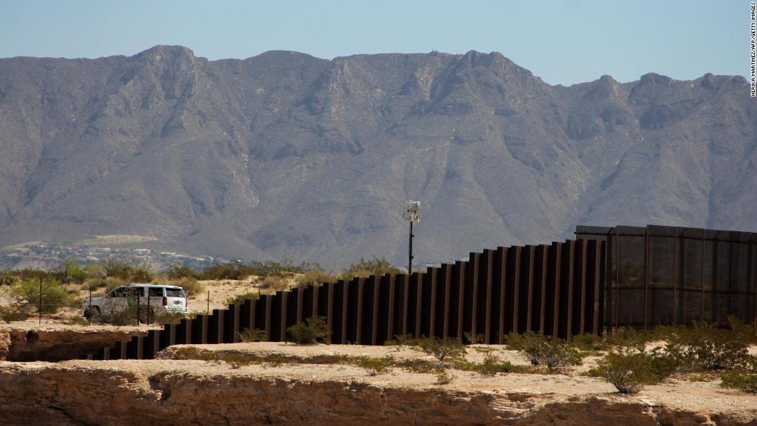メキシコ国境で入国禁止相当措置を検討か、米政権 - CNN.co.jp