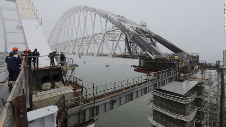 クリミア半島に近いケルチ海峡の様子/YURI KOCHETKOV/AFP/AFP/Getty Images