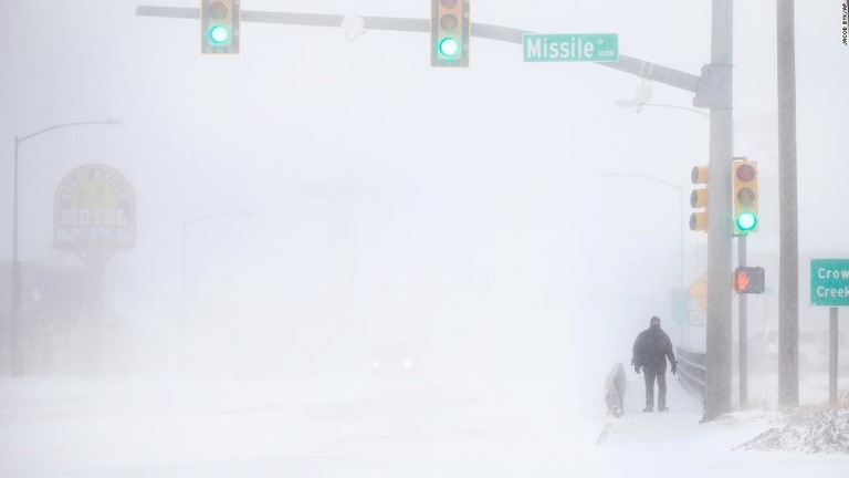 米中部で「爆弾低気圧」が猛威を振るい、風雪の被害が拡大している/Jacob Byk/AP