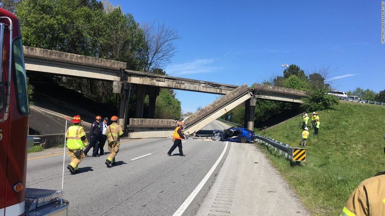 落下現場の様子＝１日、テネシー州/Chattanooga Fire Department