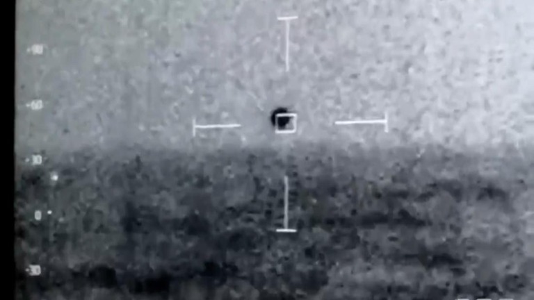 米海軍が撮影した未確認飛行物体（ＵＦＯ）を捉えたものとみられる動画が流出した/Department of Defense