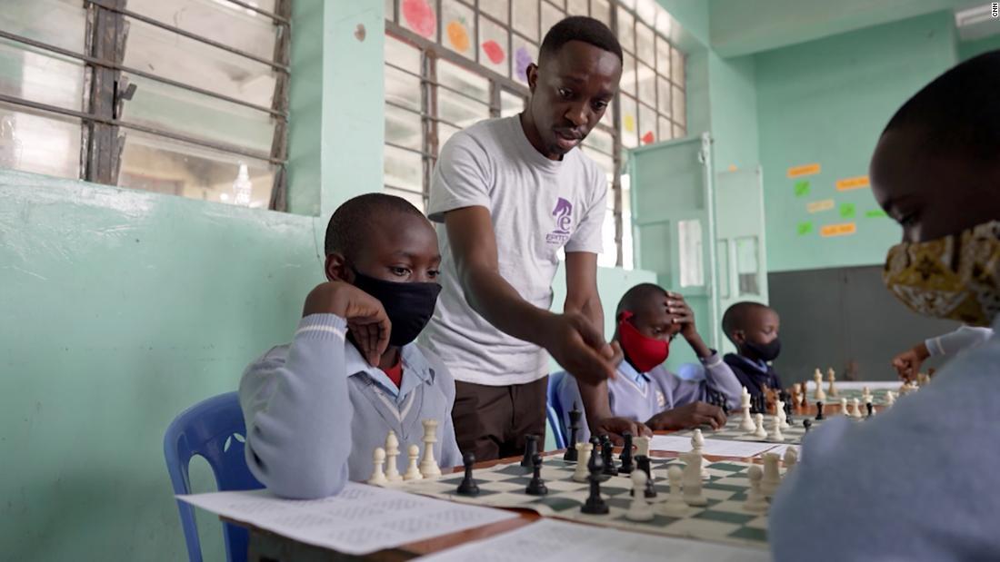 アフリカ、若きチェス指導者たちの情熱 次代のグランドマスター育てる 