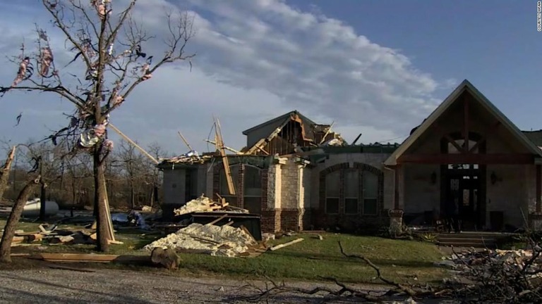 損傷を受けた家屋＝２１日、米テキサス州ジャックスボロ/Courtesy WFAA