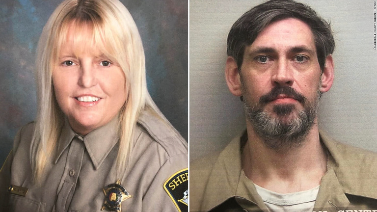 刑務所から行方不明となったビッキ・ホワイト看守（左）と、ケイシー・ホワイト受刑者/Lauderdale County Sheriff's Office