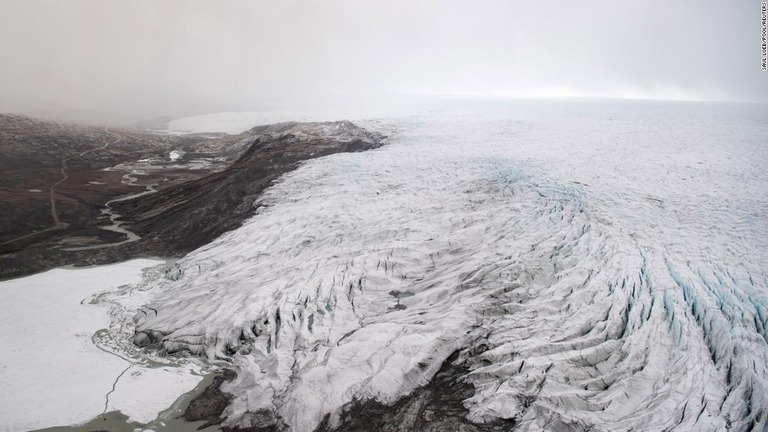 グリーンランドの氷河＝２０２１年/Saul Loeb/Pool/Reutersグリーンランドの氷河＝２０２１年