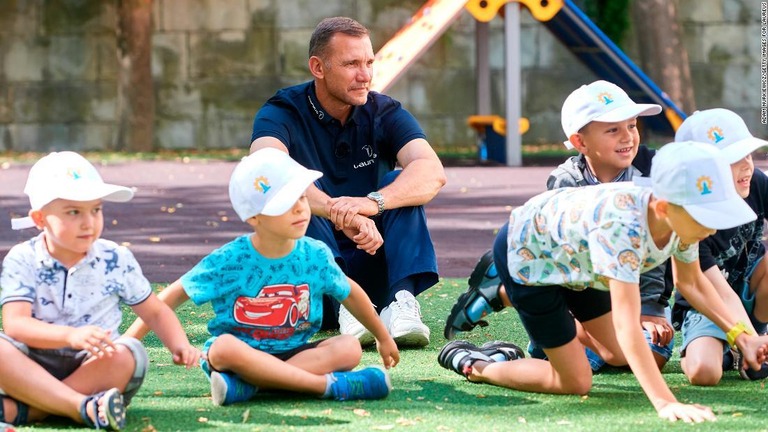 ポーランド・ワルシャワを訪れ、ウクライナの子どもたちのためのプログラムを視察する/Adam Nurkiewicz/Getty Images for Laureus