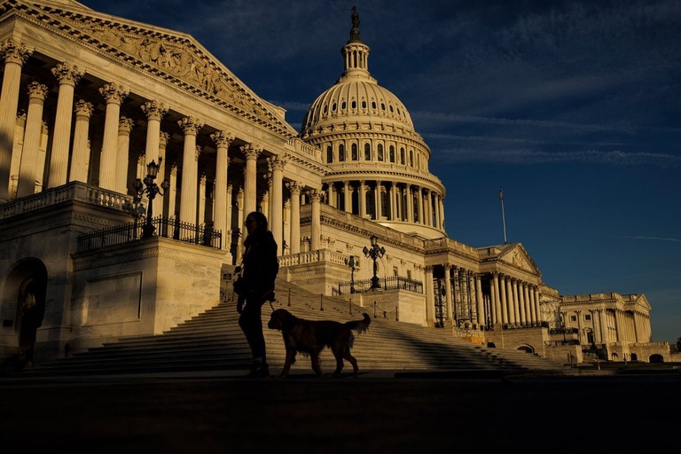 ８日の米連邦議会議事堂/Samuel Corum/Getty Images