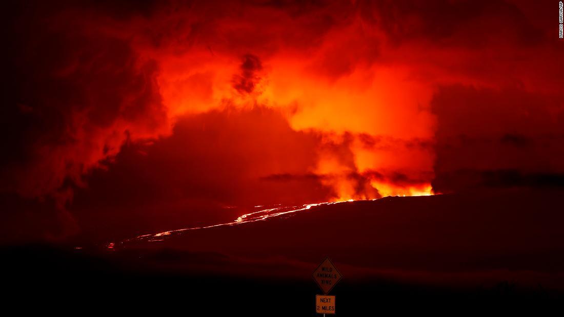 ２つの火山が同時噴火、３８年ぶり 観測所の施設に影響 米ハワイ(1/2) - CNN.co.jp